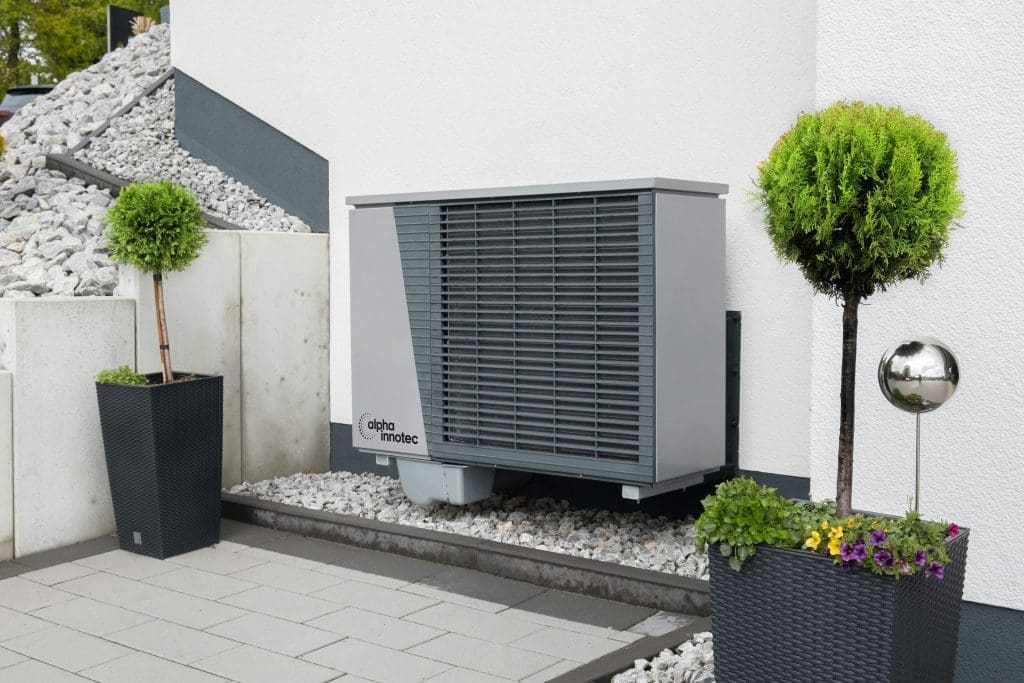 Heating-and-AC-in-Beverly Crest   Seeking  dependable   air conditioning solutions  in Beverly Crest?  Direct AC 24/7  offers   premium  comfort solutions 24 hours a day  in Beverly Crest.